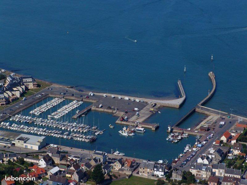 Appartement Vue Sur Mer Et Port Grandcamp-Maisy Exterior foto